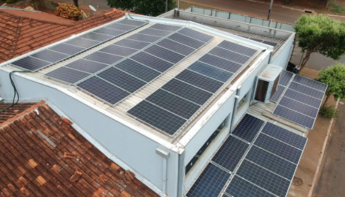 Foto - Assessoria Placas solares podem causar sobrecarga no telhado, alerta Crea