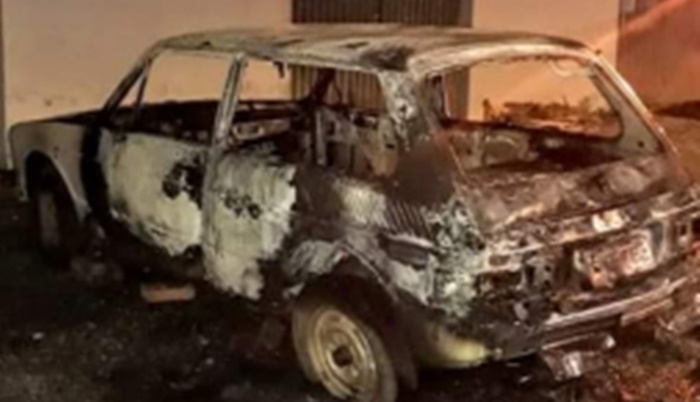 Homem decide incendiar carro por não conseguir chave de rodas emprestada