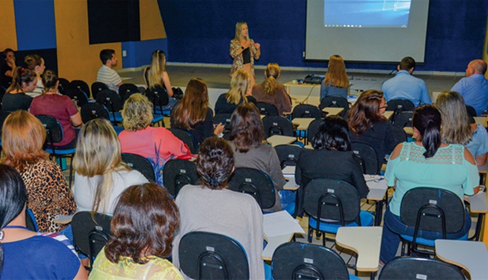 Laranjeiras - Rede de Proteção e Conselheiros Tutelares participam de capacitação