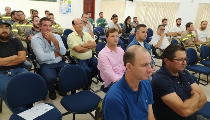 Porto Barreiro - Equipe da Secretaria de Agricultura participam de evento sobre meio ambiente
