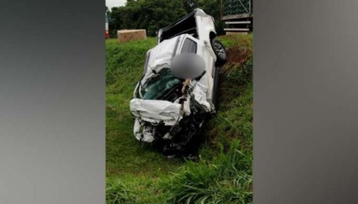 Motorista de caminhonete morre em colisão frontal na BR-277