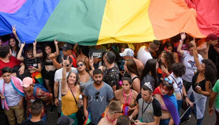Casamento hétero atinge menor nível desde 2011 e união gay bate recorde no PR