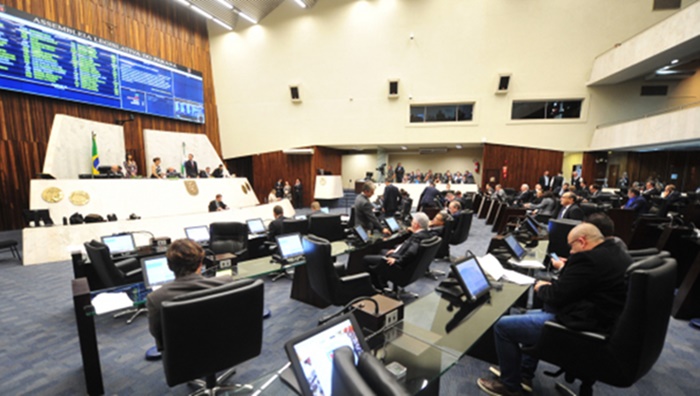 Deputados aprovam a criação de 94 novos cargos no Legislativo