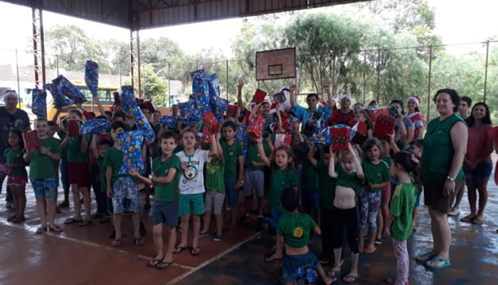 Campo Bonito - Papai Noel já chegou na Escola do Campo Santo Antônio