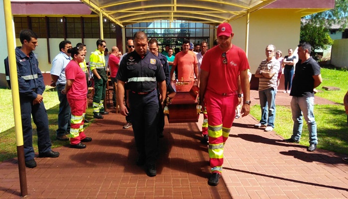 Ibema - Bombeiros, familiares, socorristas e população fazem cortejo de despedida ao bombeiro ‘Matosso’
