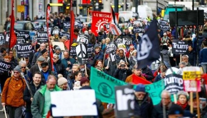 Irã: autoridades usam balas reais contra manifestantes