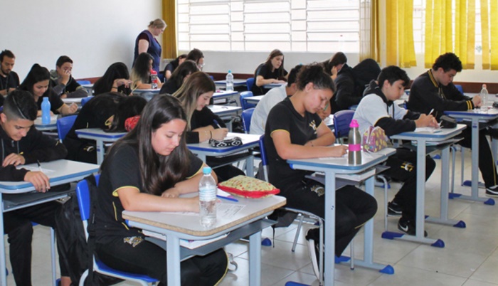 Paraná vira destaque nacional no ensino de inglês em escolas públicas, diz pesquisa