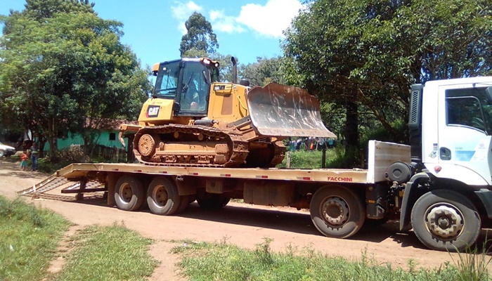 Pinhão - Máquinas começam a chegar para dar inicio aos trabalhos de readequação das estradas na região de Faxinal dos Coutos