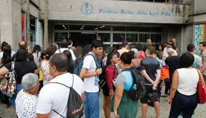 Ministério da Educação suspende início de inscrições no Prouni