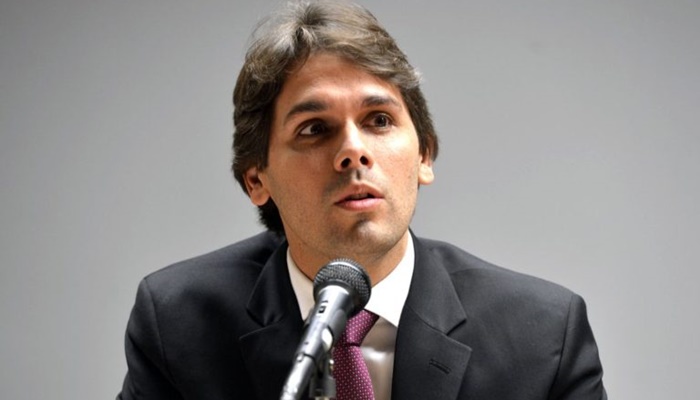 Governo Bolsonaro anuncia demissão do presidente do INSS