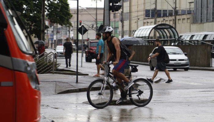 Número de ciclistas mortos no Paraná cresce 54% em um ano, diz Ministério da Saúde