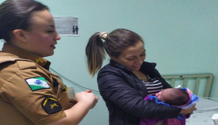 Pinhão - Policiais militares ajudam a salvar a vida de bebê por telefone