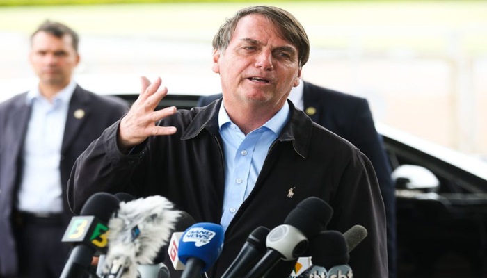 Bolsonaro diz que só vai evacuar brasileiros da China caso haja garantia de quarentena no Brasil