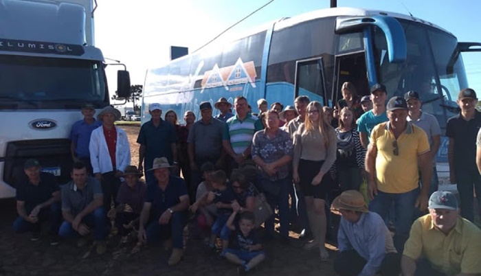 Virmond - Governo Municipal proporciona Dia de Campo a produtores rurais em Cascavel