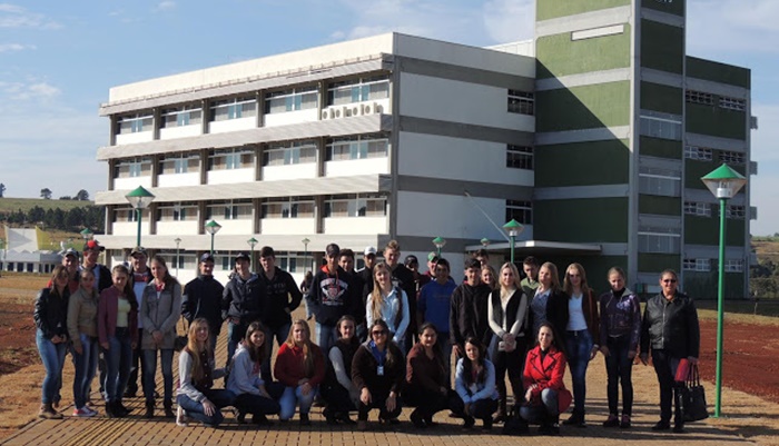 Laranjeiras - Projeto “Conhecendo a UFFS” recebe comunidade para visitas ao Campus