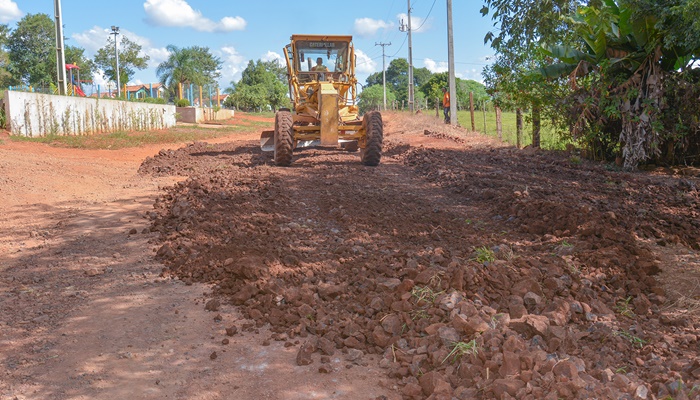 Laranjeiras - Prefeitura segue com o trabalho de manutenção das estradas rurais