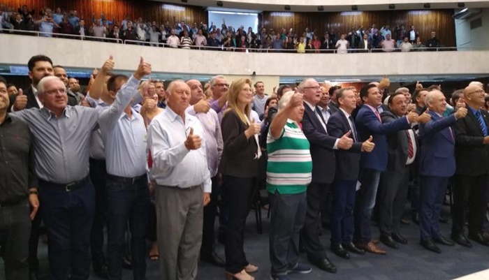 Porto Barreiro - Prefeita Marinez Crotti participa de audiência sobre a extinção de municípios