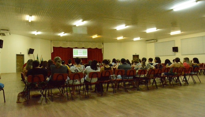 Catanduvas - Palestra de Educação Ambiental é realizado no Centro Cultural 