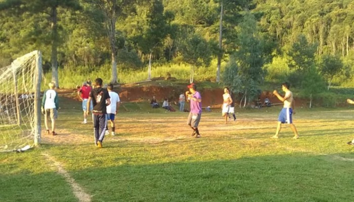 Pinhão - Campeonato de Futebol Sete do Barreiros continua movimentando o interior