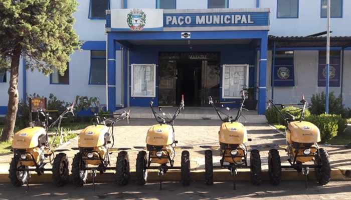 Pinhão – Prefeitura adquire 05 Motocultivadores “Tratoritos” para auxiliar no trabalho das famílias que vivem da agricultura familiar