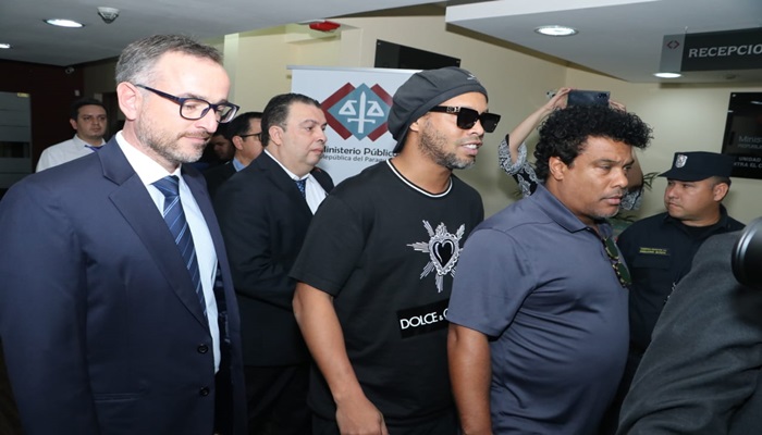 MP rejeita pedido de transferência para prisão domiciliar de Ronaldinho Gaúcho