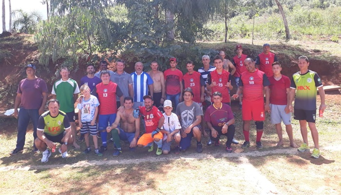Pinhão - Beira Rio e Os Colegas decidem o titulo do Campeonato de Futebol de Barreiros no próximo dia 22