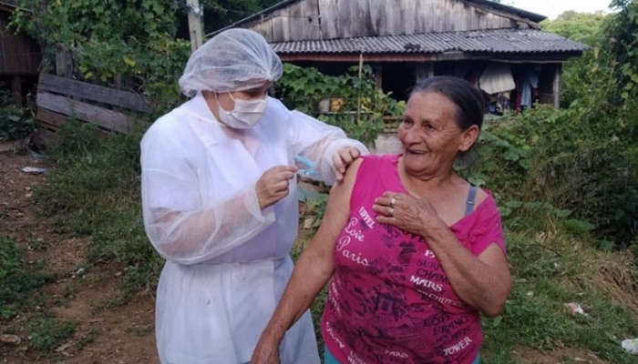 Pinhão - Secretaria Municipal de Saúde faz balanço do primeiro dia de vacinação contra a gripe
