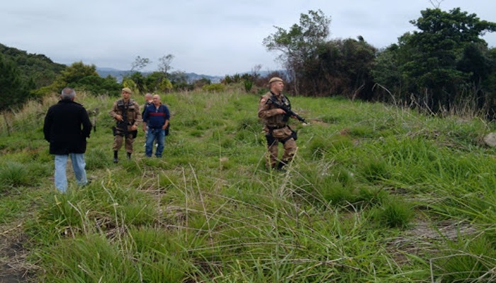 Laranjeiras - Polícia Militar impede invasão de terreno da prefeitura
