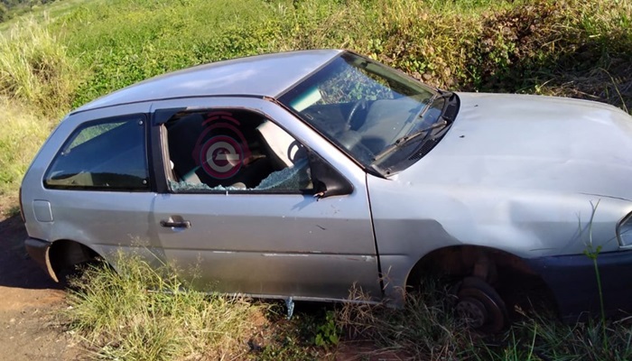 Candói - Carro com placas do município é encontrado abandonado 