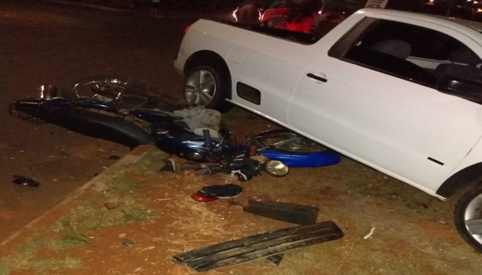 Laranjeiras - Bombeiros socorrem motociclista ferido em acidente 