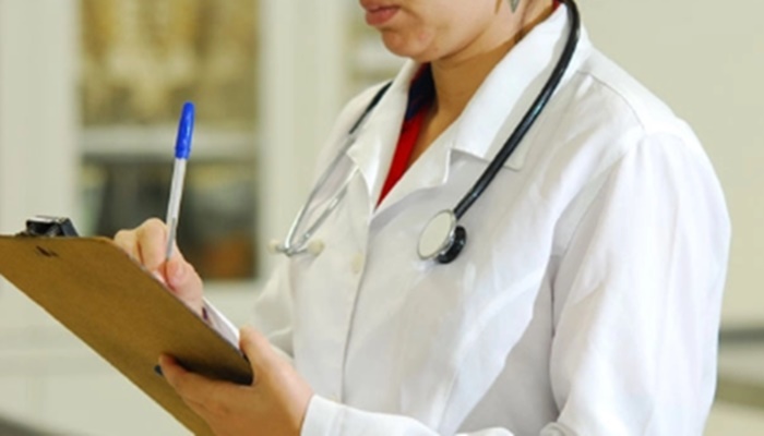 Técnica de enfermagem é xingada por moradoras de condomínio: “Portadora do coronavírus”