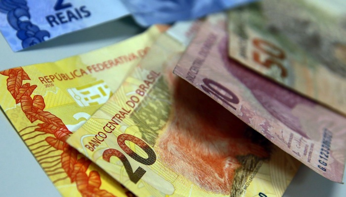 Juros para pessoa física caem para 46,1% ao ano, diz Banco Central