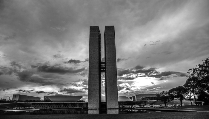 Câmara aprova suspensão de pagamentos do Fies durante pandemia