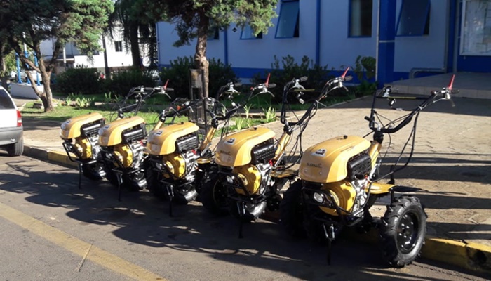 Pinhão - Associações recebem motocultivadores para auxiliar na produção da Agricultura Familiar