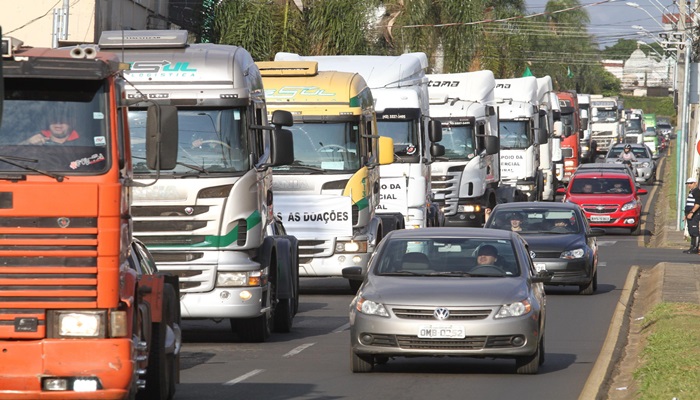 Caminhoneiros pedem congelamento do preço do diesel para cálculo de frete