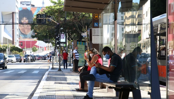 SP inicia bloqueios de avenidas para elevar taxa de isolamento