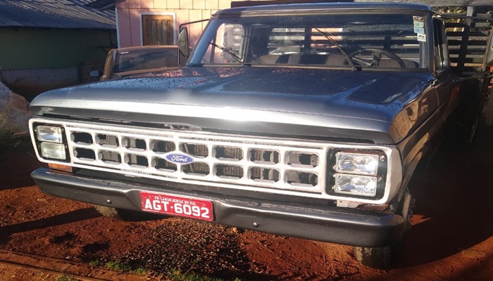Laranjeiras - Camionete é furtada durante a madrugada no Presidente Vargas 