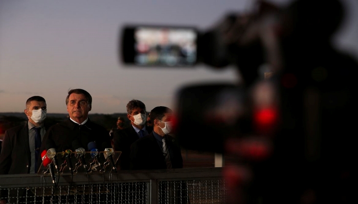 Bolsonaro diz que Brasil pode sair da OMS
