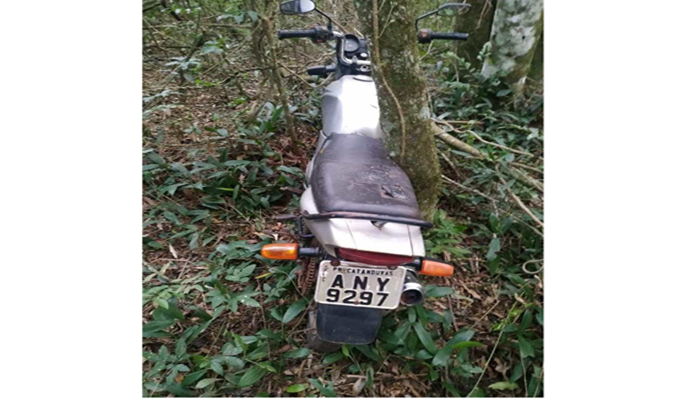 Catanduvas - PM encontra moto abandonada mata no Passo Liso 