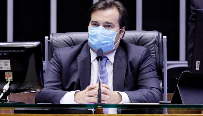 Mandatos de prefeitos e vereadores não devem ser prorrogados, diz Maia