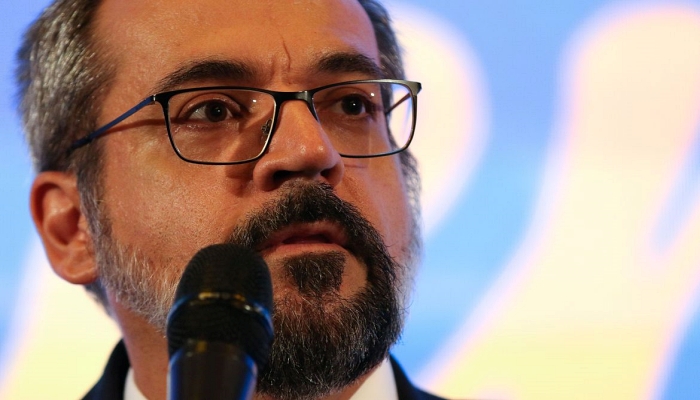 Decreto retifica data de exoneração de Abraham Weintraub
