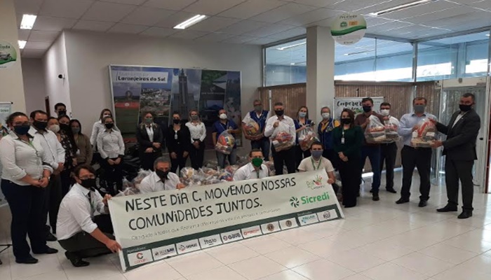 Laranjeiras - Sicredi repassa mais de 2 toneladas de alimentos arrecadados na campanha do Dia C para o Lions Clube