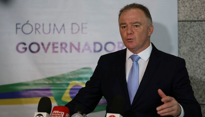 Covid-19: governadores pedem coordenação federal na compra de remédios