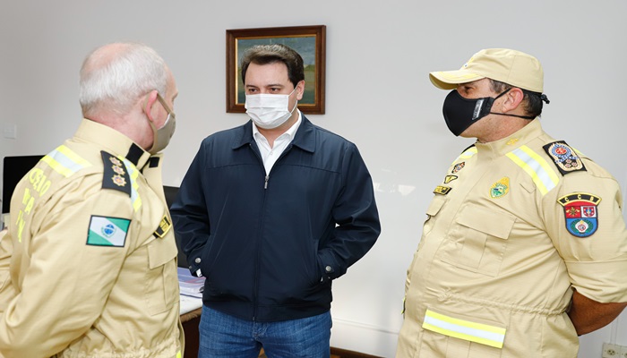 Governador agradece trabalho dos bombeiros do Paraná