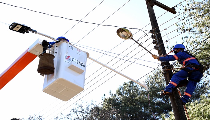 Laranjeiras - Prefeitura começa o processo de instalação de lâmpadas de LED na iluminação pública