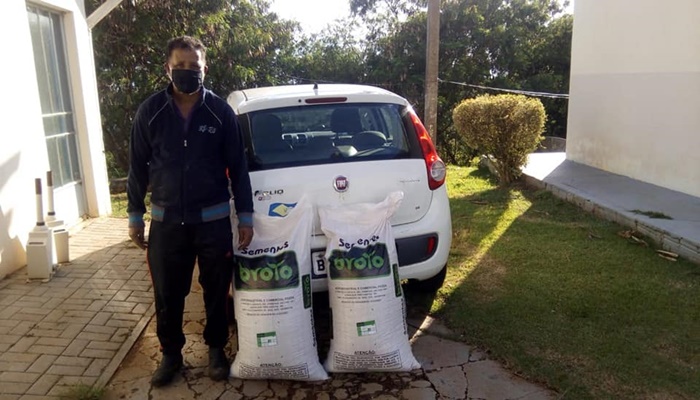 Guaraniaçu - Pelo terceiro ano consecutivo, prefeitura municipal, através da Secretaria de Agricultura distribui o ‘‘Pacote Agrícola”