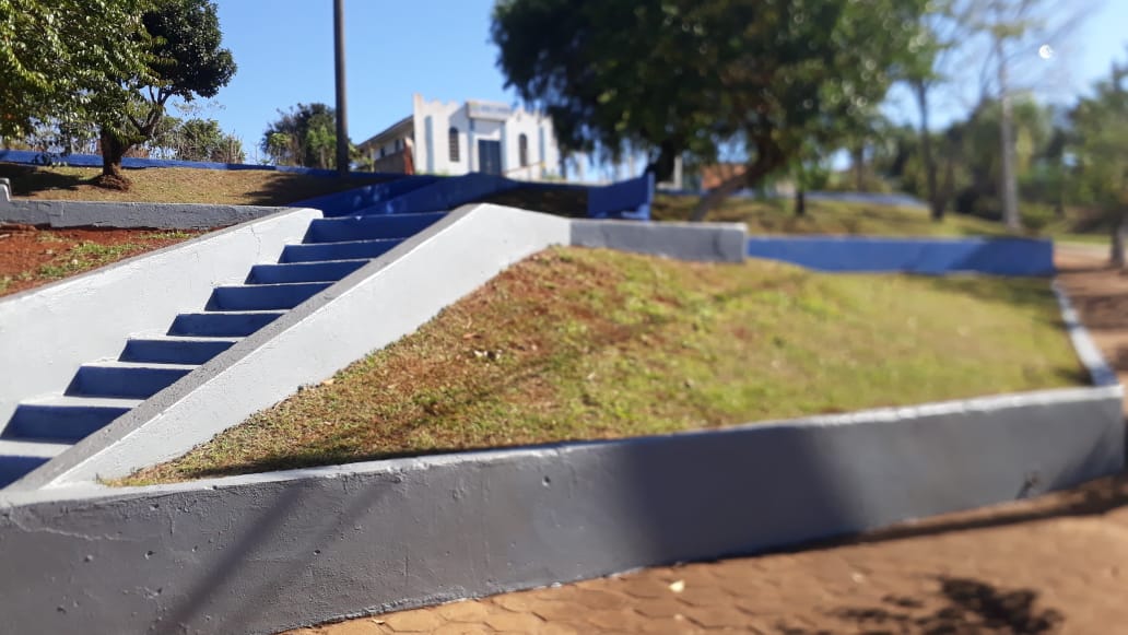 Campo Bonito - Administração realizou revitalização na Praça Osvaldo Zibeti