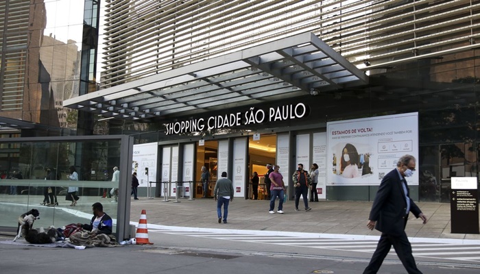 Brasil tem 12,4 milhões de pessoas desocupadas, segundo IBGE