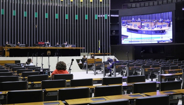 PEC que torna Fundeb permanente deve ser analisada hoje