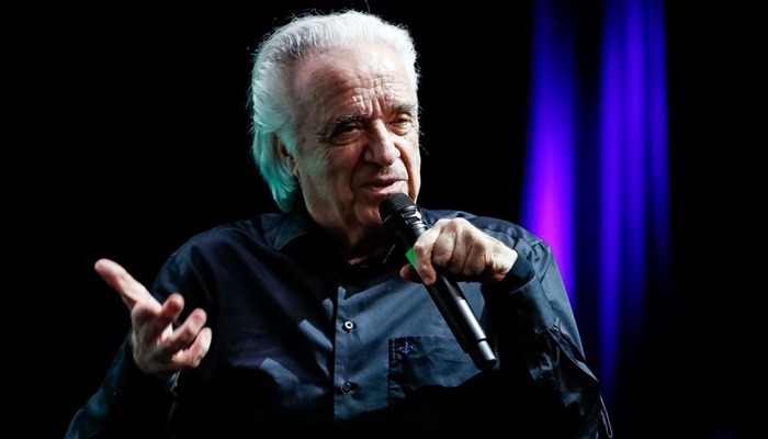Maestro João Carlos Martins comanda orquestra em apresentação virtual